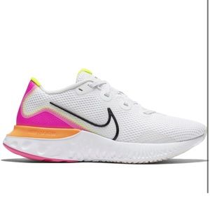Nike Womens Renew Run in Platinum Pink Blast size 9.5